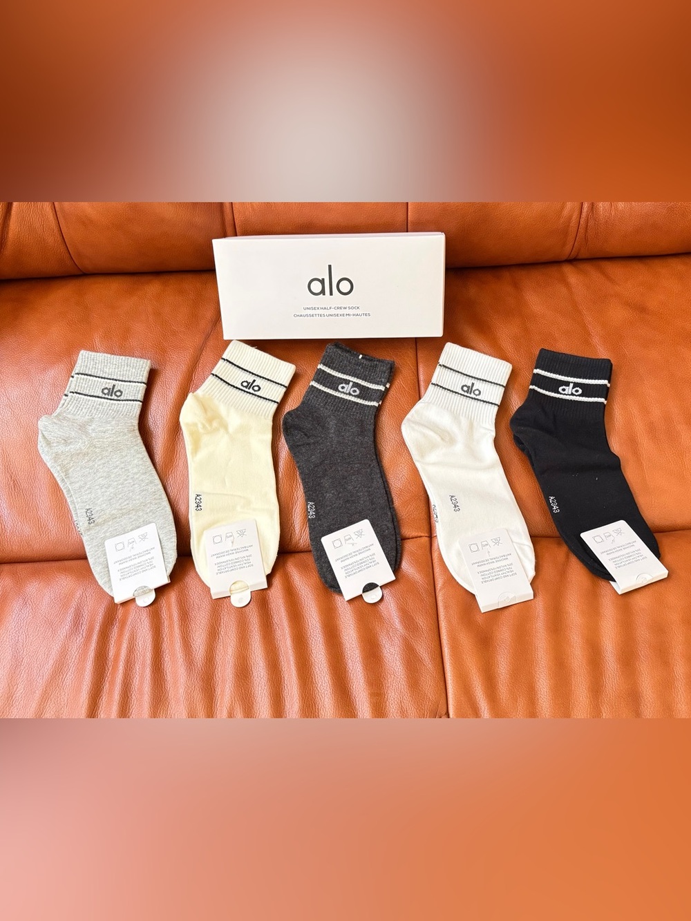 NWB Alo Yoga Unisex Half-Crew Socks – 5 Pairs - Picture 2 of 10